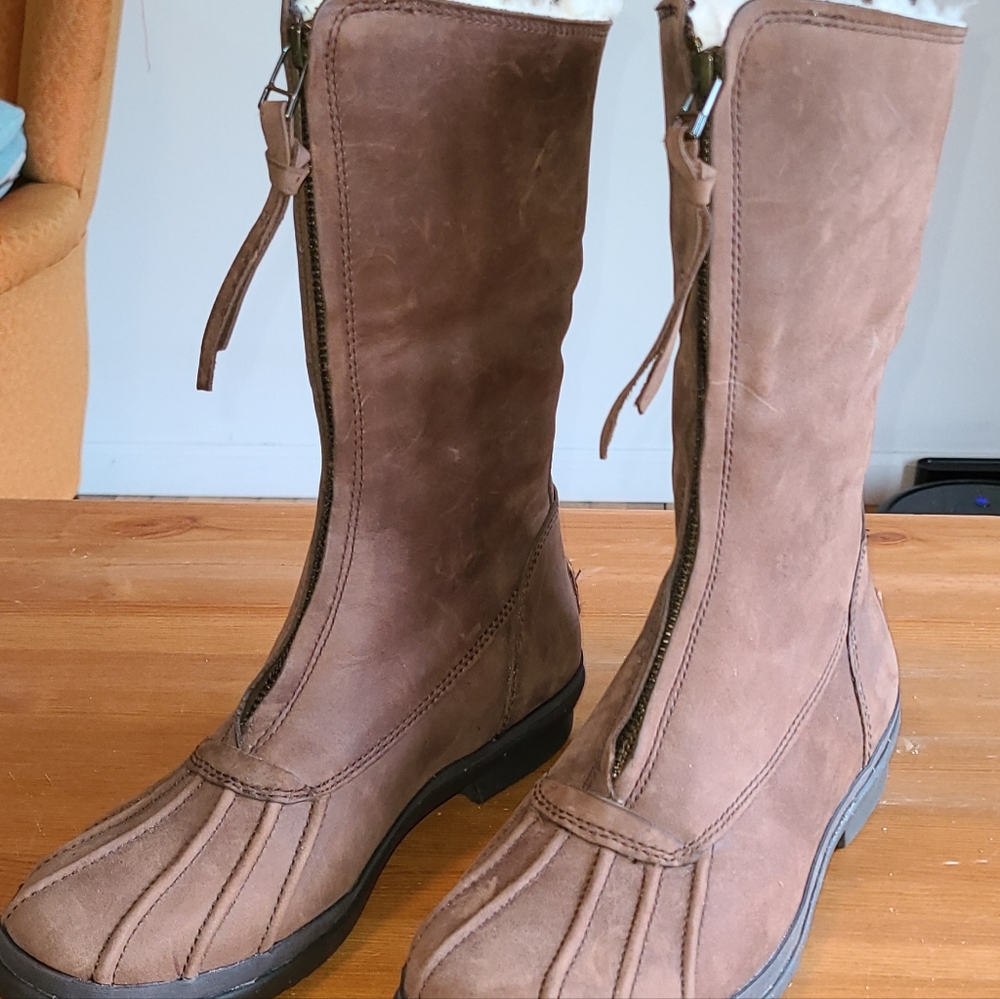 Ugg Waterproof Boots Size 7.5 1012514